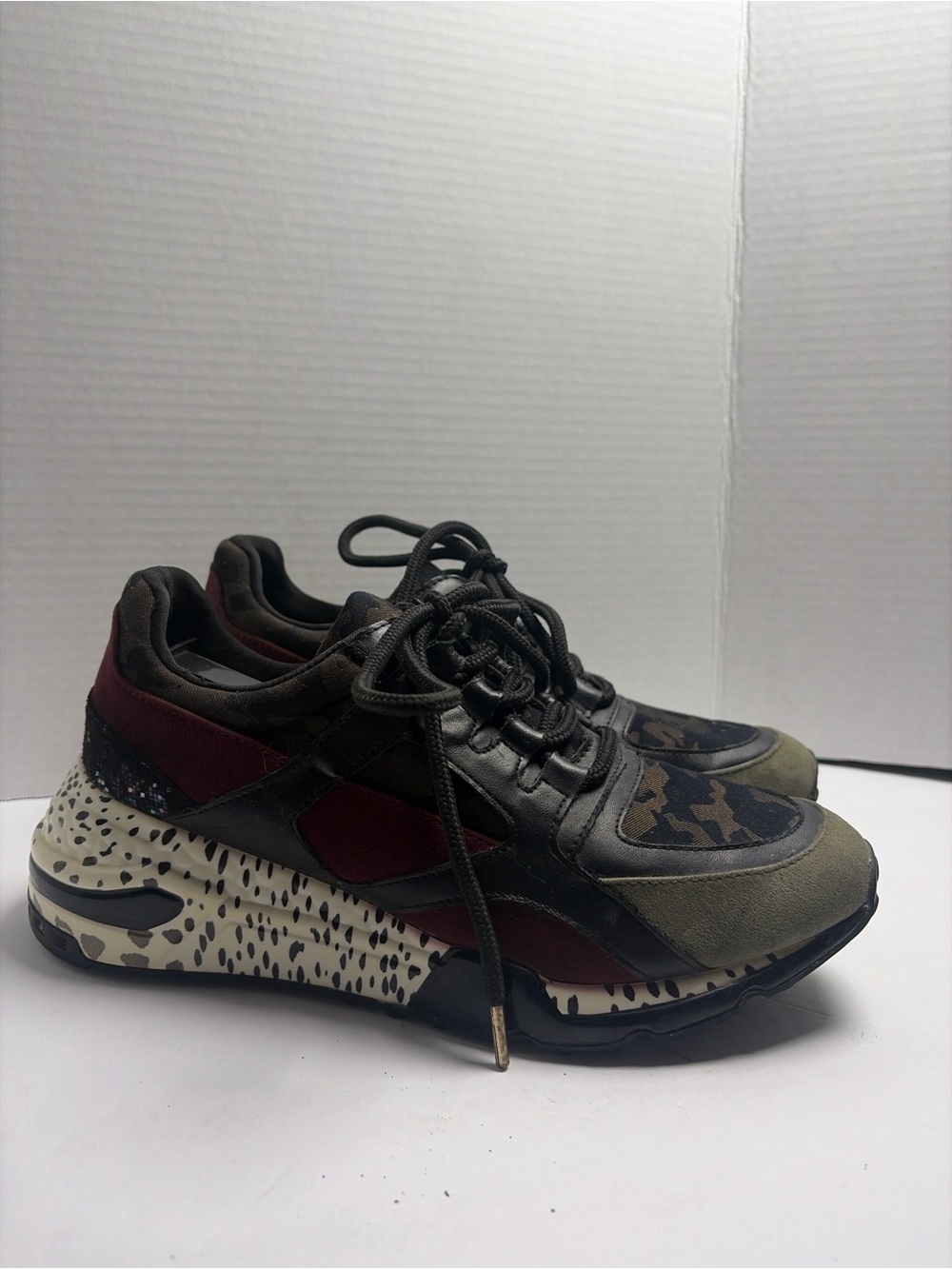 Steve Madden Barra Women’s 9.5M Camo Animal Print Chunky Platform Sneakers